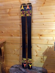 LYŽE ATOMIC PUNX 150CM
